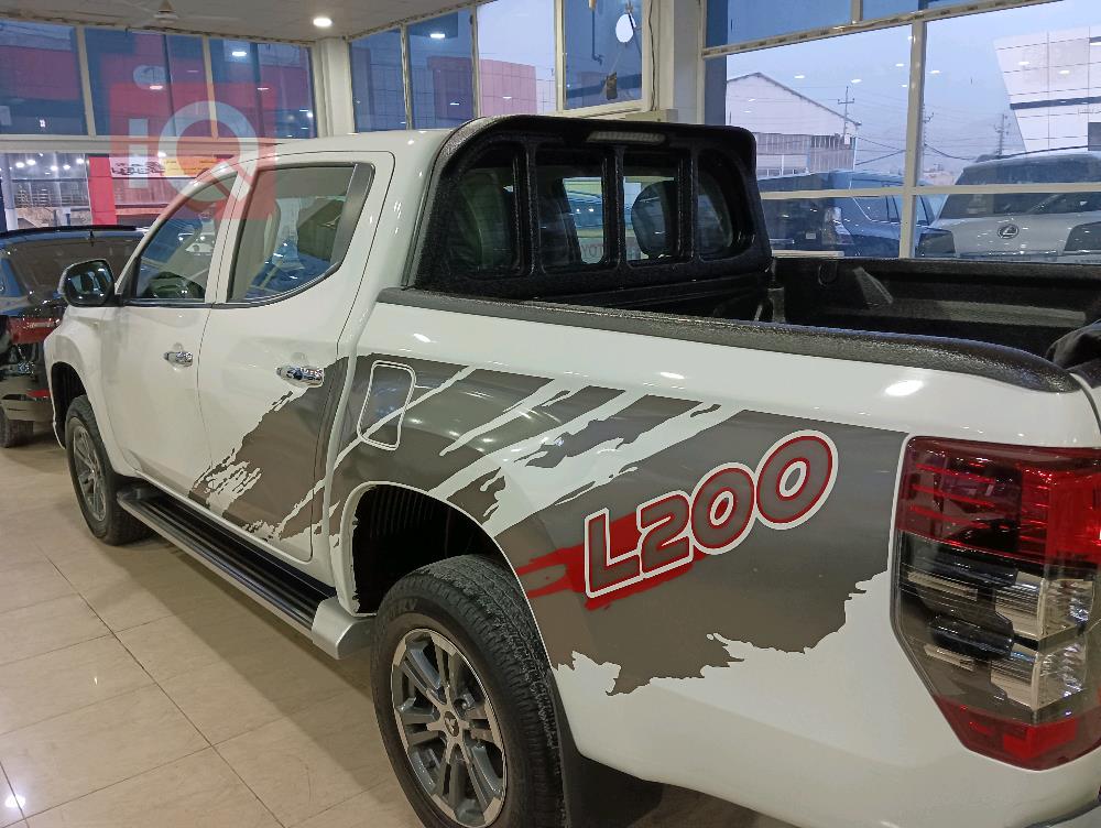 میتسوبیشی L200